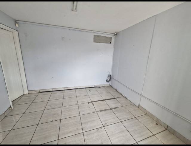 480M² WAREHOUSE TO LET IN DENVER